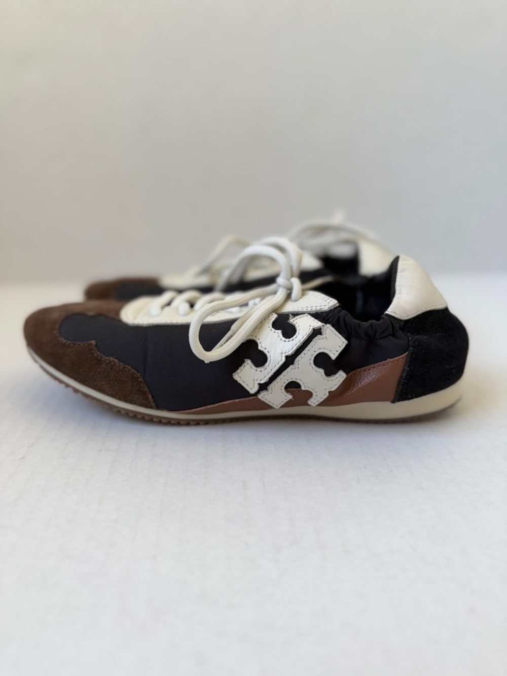 Tory Burch Sneaker Black / Brown and Ivory 6.5 - Picture 3 of 7